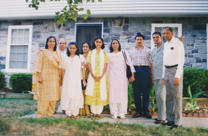 066-With Sikander Uncle's family.jpg